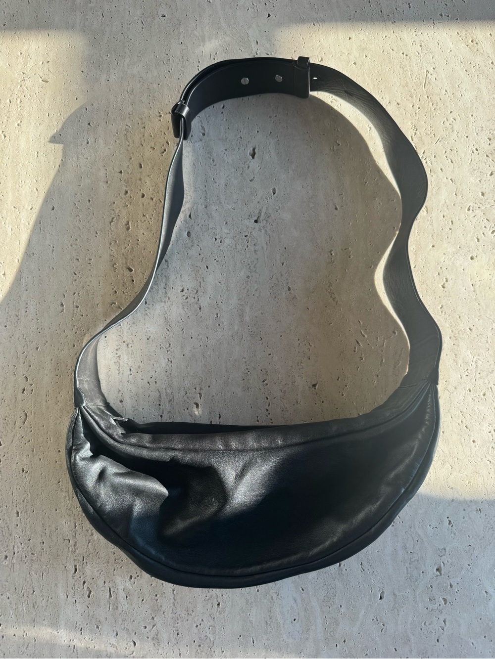 COS SWING CROSSBODY BAG - LEATHER (Black) - Picture 3 of 7